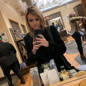 Meet your Posher, Ariana